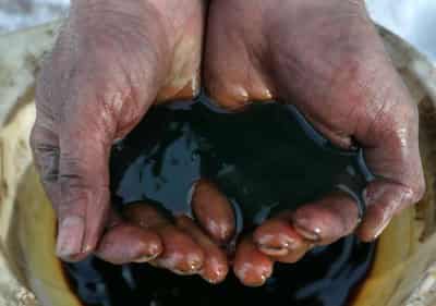 Image for Oil rises as threat recedes of Iran supply resuming soon