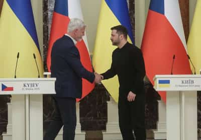 Image for Ukraine's Zelenskiy, in Prague, says ceasefire could be put in place at any moment