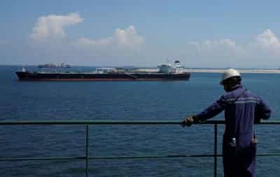 Image for Oil sinks after weak factory data sparks demand concerns