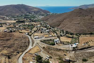 Image for Greek islands face drought as tourist season hits