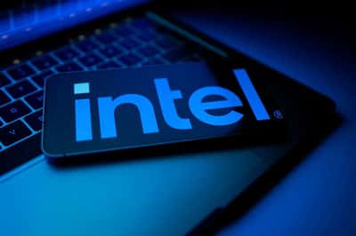 Image for Intel plans $15 billion share sale as turnaround rally lifts stock