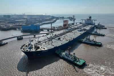 Image for Oil prices wobble on worries over China economy, US rate path