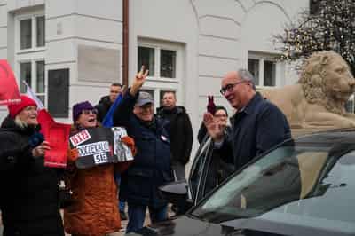 Image for US cuts contact with Polish parliament speaker over Trump 'insults'