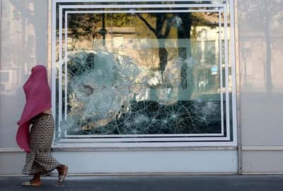Image for French consumer confidence hits a 2013 low in October amid protests 