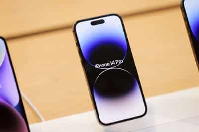 Image for Apple’s weak iPhone sales drive first profit miss since 2016