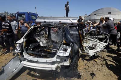 Image for Israeli strikes kill three people in Gaza, medics say