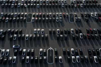 Image for Automakers push EV sales as $7,500 US tax credit is set to end