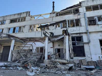 Image for Russian troops try to advance in Ukraine's Sumy region, governor says