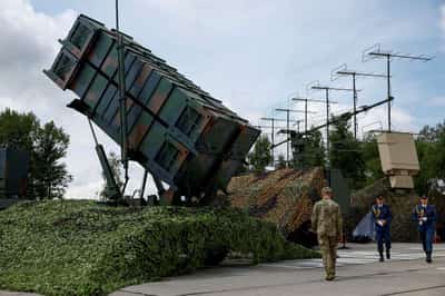 Image for Ukraine offers $100 billion weapons deal to obtain US security guarantees, FT reports