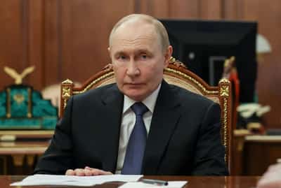 Image for Russia's Putin arrives in China's Tianjin for security summit