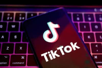 Image for Romanian voters again turn to TikTok for guidance in rerun of annulled election