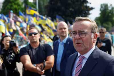 Image for German defence minister: not considering sending Taurus missiles to Ukraine