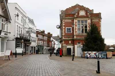 Image for UK economic recovery to continue but new COVID-19 strains a threat: Reuters poll