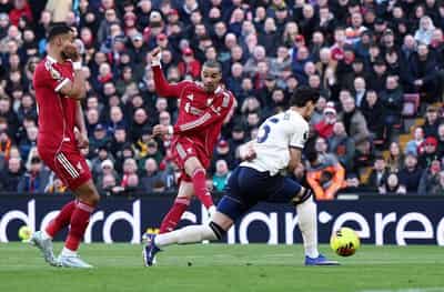Image for Soccer-Liverpool leverage set-piece dominance in 5-2 win over West Ham