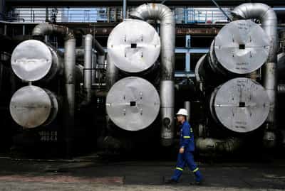 Image for Exclusive-Vitol and Glencore set to make formal bids for Chevron's Singapore refinery stake, sources say