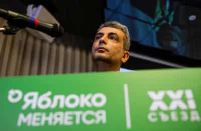 Image for Russian court orders house arrest of politician it says discredited the Russian army