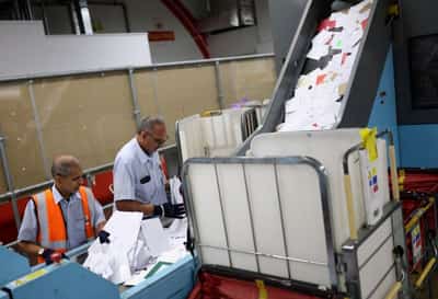 Image for UK's Royal Mail plans to cut up to 2,500 jobs by end-2027