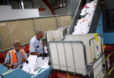 Image for UK's Royal Mail plans to cut up to 2,500 jobs by end-2027