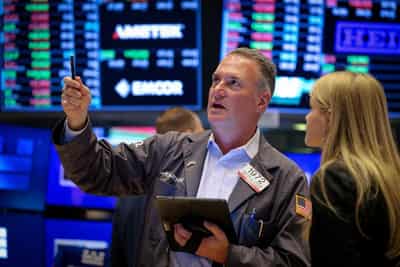 Image for Trading Day-War fears crush confidence