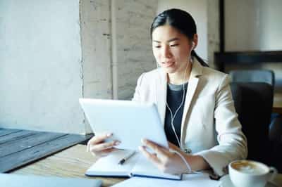 Image for Why the future of work might be &#8216;hybrid&#8217;