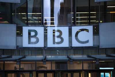 Image for Trump says he has an 'obligation' to sue BBC