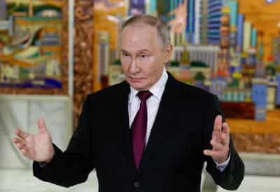 Image for Putin threatens to 'cut Ukraine off from the sea' after attacks on tankers