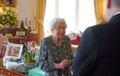 Image for Queen Elizabeth well enough to carry out virtual audiences -source