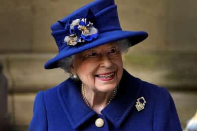 Image for British Vogue puts Queen Elizabeth on cover to mark Platinum Jubilee