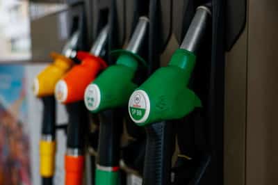 Image for Macron wants fuel industry to sell at cost price