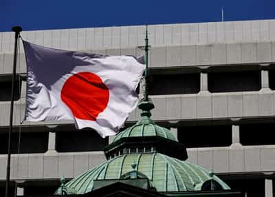 Image for Surging yen upends popular global FX carry trades
