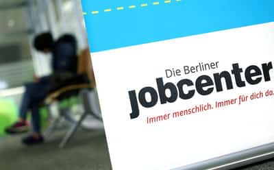 Image for German unemployment falls unexpectedly in May