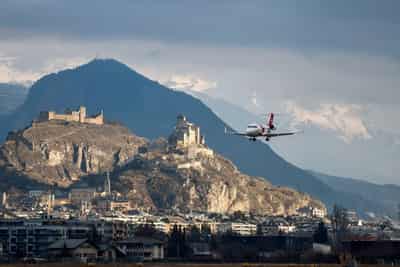 Image for Swiss prosecutors place bar managers under investigation after deadly blaze