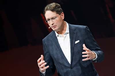 Image for Mercedes-Benz CEO tells WSJ carmaker willing to enter defense production