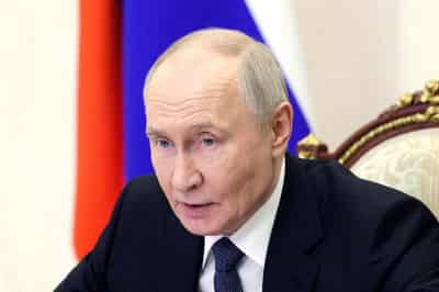 Image for Putin says Russia, China ready to back each other on issues such as protecting sovereignty