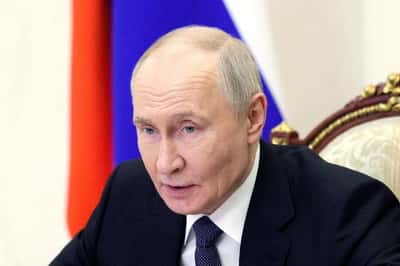 Image for Putin says Russia, China ready to back each other on issues such as protecting sovereignty