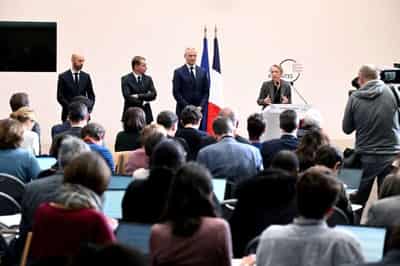 Image for French unions gear up for fight against delayed retirement