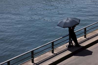 Image for Around 20 drown in France as people seek relief from heatwave