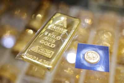 Image for Dubai gold flows curbed as flights halted due to US-Israeli strikes on Iran