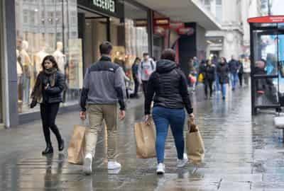 Image for British consumers curb their shopping in rainy July
