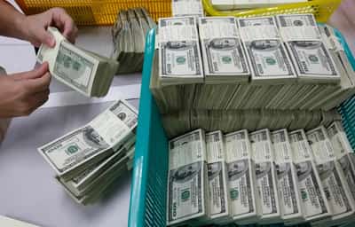 Image for Dollar hits 5-mth low against euro as Fed seen closer to rate cuts