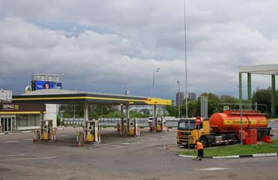 Image for Russia discusses importing fuel amid Ukrainian strikes, newspaper says