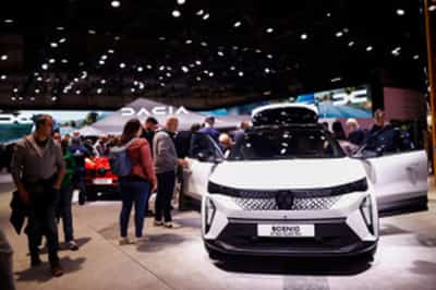 Image for European car sales up 0.9% in 2024, Renault overtakes Stellantis in Dec, ACEA says
