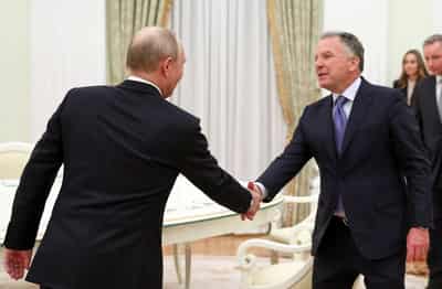 Image for Putin agrees next steps with US envoys but Kremlin says territory is key
