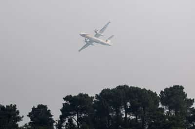 Image for France sends water bombers to tackle wildfire outside Paris