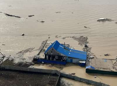 Image for Oil-rich regions in Kazakhstan brace for floods, Siberian rivers burst in Russia