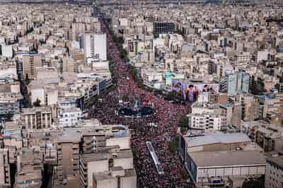 Image for Iranian mourners call for vengeance on Trump during Khamenei funeral procession