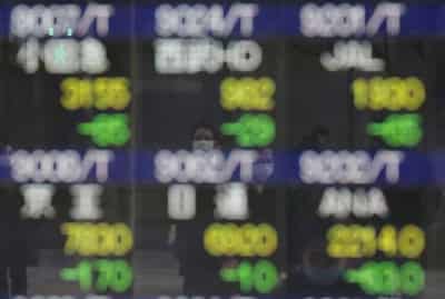 Image for Dollar, U.S. yields gain, Asian shares held back by Delta worries