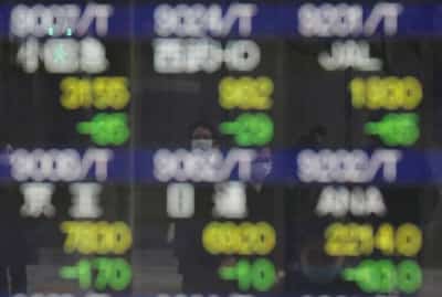 Image for Dollar, U.S. yields gain, Asian shares held back by Delta worries