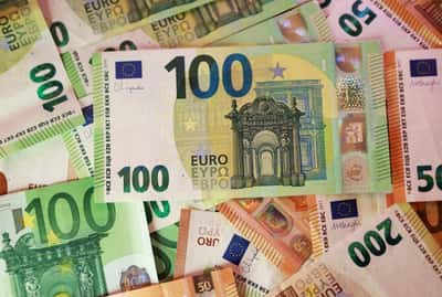 Image for Analysis-Europe's bond market turmoil shines a spotlight on hedge funds' role in key markets