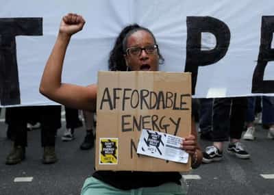 Image for Factbox-Reaction to UK’s energy support package for businesses